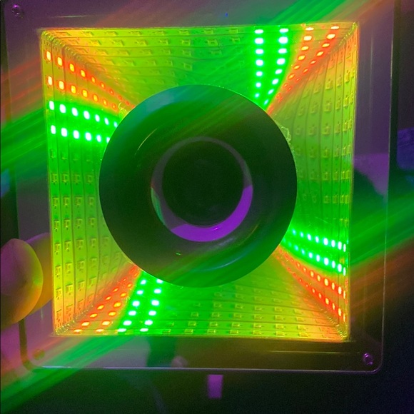 Purple Square Speaker - Picture 3 of 7